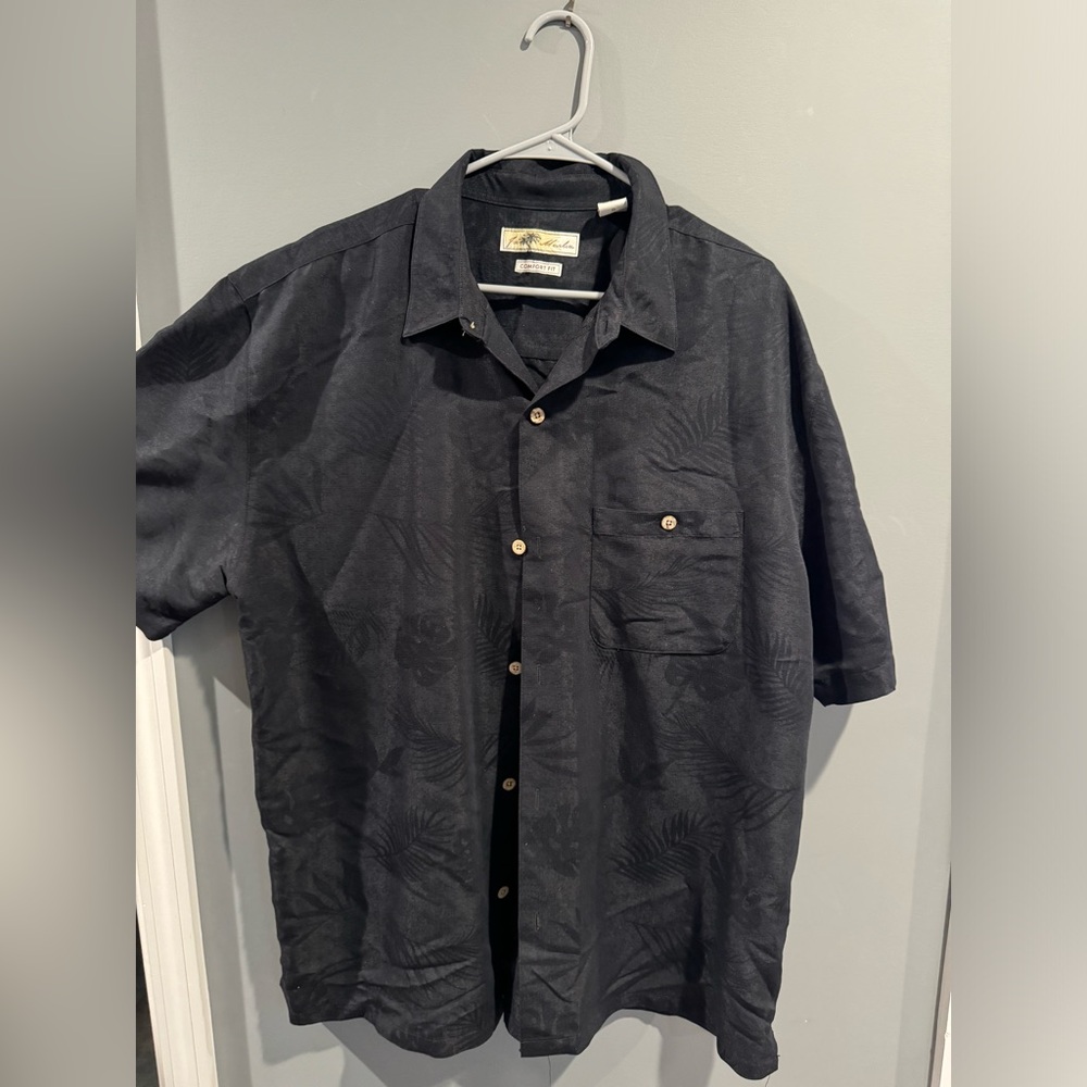 Never worn. Joe Marlin Size XL Comfort fit.